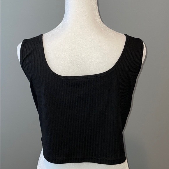 NWOT Black Ribbed Tank Top! - Picture 3 of 3